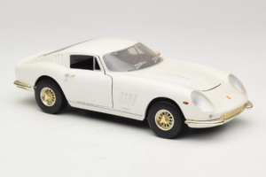 Ferrari 275 GTB/4 Weiß ERTL 1:18 7493 Metall — Bild 6 von 8