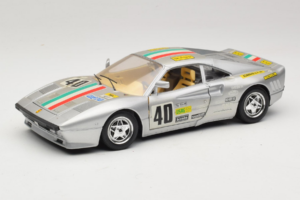 Ferrari 288 GTO #40 Silber 1984 Bburago 1:18 3027-S1 Metall