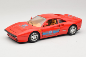 Ferrari 288 GTO PPG Auto Refinish Rot Bburago 1:18 3027-P2 Metall