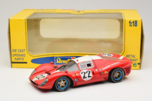 Ferrari 330 P4 #22 Scuderia Filipinetti Poor Condition 1967 Revell 1:18 48825-P1 Metall — Bild 8 von 8