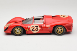 Ferrari 330 P4 #23 L. Bandini / C. Amon 24 Hours of Daytona Winner 1967 Revell 1:18 48833 Metall — Bild 4 von 8