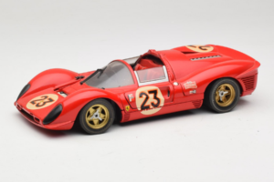 Ferrari 330 P4 #23 L. Bandini / C. Amon 24 Hours of Daytona Winner 1967 Revell 1:18 48833 Metall