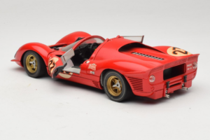 Ferrari 330 P4 #23 L. Bandini / C. Amon 24 Hours of Daytona Winner 1967 Revell 1:18 48833 Metall — Bild 5 von 8