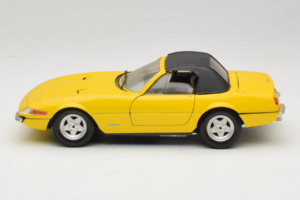 Ferrari 365 GTS/4 Daytona Cabriolet Gelb Techno Giodi 1:18 740028 Metall — Bild 4 von 8