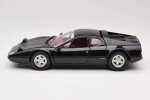 Ferrari 365 GT4/BB Schwarz Kyosho 1:18 08173K Metall — Bild 4 von 8