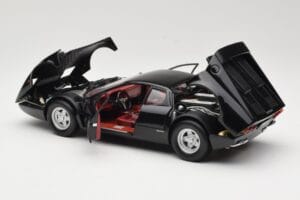 Ferrari 365 GT4/BB Schwarz Kyosho 1:18 08173K Metall — Bild 5 von 8