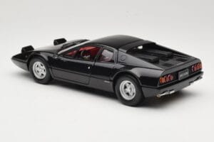 Ferrari 365 GT4/BB Schwarz Kyosho 1:18 08173K Metall — Bild 7 von 8