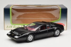 Ferrari 365 GT4/BB Schwarz Kyosho 1:18 08173K Metall — Bild 8 von 8