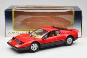 Ferrari 365 GT4/BB Rot Kyosho 1:18 08173R Metall — Bild 8 von 8