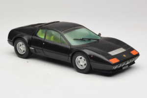 Ferrari 365 GT4 BB Schwarz Chrono 1:18 CH002 Metall — Bild 6 von 8