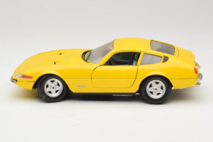 Ferrari 365 GTB/4 Daytona Gelb Techno Giodi 1:18 40011-Y1 Metall — Bild 3 von 7