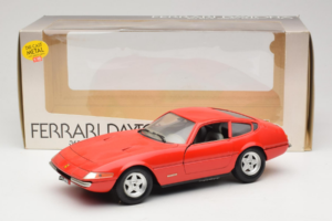 Ferrari 365 GTB/4 Daytona Rot Techno Giodi 1:18 40011-P2 Metall — Bild 8 von 8