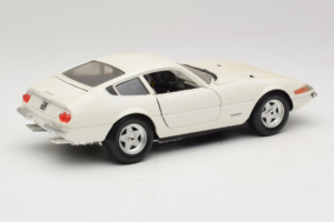 Ferrari 365 GTB/4 Daytona Berlina Weiß Techno Giodi 1:18 74007 Metall — Bild 3 von 8