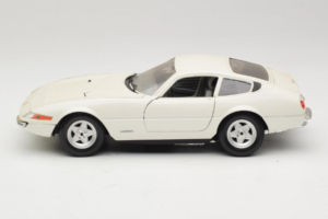Ferrari 365 GTB/4 Daytona Berlina Weiß Techno Giodi 1:18 74007 Metall — Bild 4 von 8