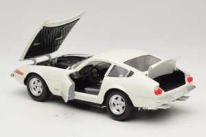 Ferrari 365 GTB/4 Daytona Berlina Weiß Techno Giodi 1:18 74007 Metall — Bild 5 von 8