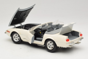 Ferrari 365 GTS/4 Spider Weiß Techno Giodi 1:18 40028 Metall — Bild 5 von 8