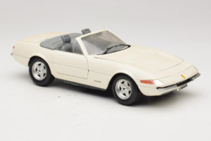 Ferrari 365 GTS/4 Spider Weiß Techno Giodi 1:18 40028 Metall — Bild 6 von 8