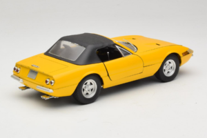 Ferrari 365 GTS Gelb Mit Schwarzem Dach Solido 1:18 8018 Metall — Bild 3 von 8