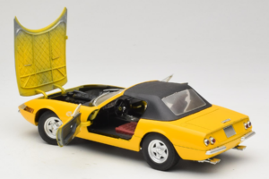 Ferrari 365 GTS Gelb Mit Schwarzem Dach Solido 1:18 8018 Metall — Bild 5 von 8