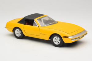 Ferrari 365 GTS Gelb Mit Schwarzem Dach Solido 1:18 8018 Metall — Bild 6 von 8