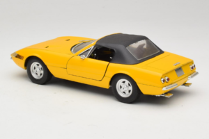 Ferrari 365 GTS Gelb Mit Schwarzem Dach Solido 1:18 8018 Metall — Bild 7 von 8