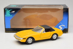 Ferrari 365 GTS Gelb Mit Schwarzem Dach Solido 1:18 8018 Metall — Bild 8 von 8