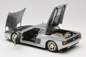 Ferrari 512M Chrome Silver Hot Wheels 1:18 25739 Metall — Bild 5 von 8