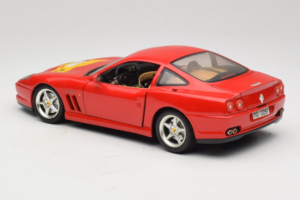 Ferrari 550 Maranello 22 Jahre Ferrari Model Club Rot Bburago 1:18 3064-P2 Metall — Bild 7 von 8