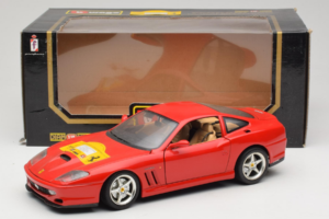 Ferrari 550 Maranello 22 Jahre Ferrari Model Club Rot Bburago 1:18 3064-P2 Metall — Bild 8 von 8