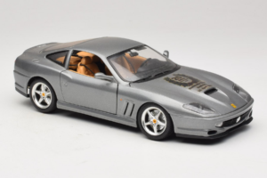 Ferrari 550 Maranello 25 Jahre Ferrari Model Club Silber 2. Version Bburago 1:18 3064-S1 Metall — Bild 6 von 8