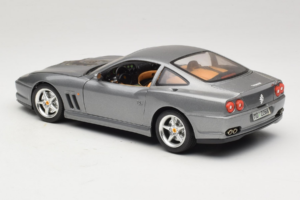 Ferrari 550 Maranello 25 Jahre Ferrari Model Club Silber 2. Version Bburago 1:18 3064-S1 Metall — Bild 7 von 8