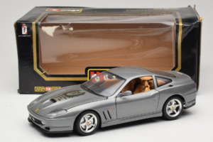 Ferrari 550 Maranello 25 Jahre Ferrari Model Club Silber 2. Version Bburago 1:18 3064-S1 Metall — Bild 8 von 8