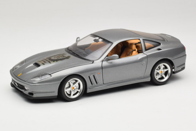Ferrari 550 Maranello 25 Jahre Ferrari Model Club Silber 2. Version Bburago 1:18 3064-S1 Metall