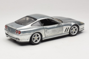 Ferrari 550 Maranello Chrome Silver Hot Wheels 1:18 25740 Metall — Bild 3 von 8