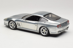 Ferrari 550 Maranello Chrome Silver Hot Wheels 1:18 25740 Metall — Bild 7 von 8