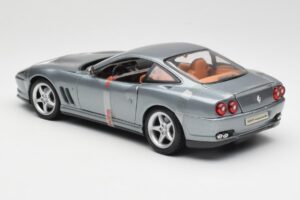 Ferrari 550 Maranello Grau Metallic Maisto 1:18 4839 Metall — Bild 5 von 6