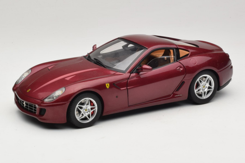 Ferrari 599 GTB Fiorano Dunkelrot Hot Wheels 1:18 M1200 Metall