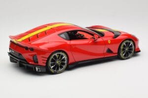 Ferrari 812 Competizione Rosso Corsa Mit Gelben Streifen Bburago 1:18 18-16915 Metall — Bild 3 von 8