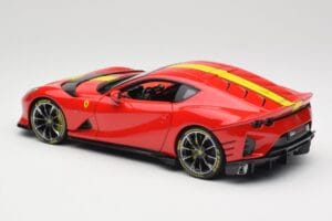 Ferrari 812 Competizione Rosso Corsa Mit Gelben Streifen Bburago 1:18 18-16915 Metall — Bild 7 von 8