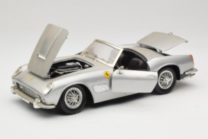 Ferrari California Cabriolet Silber Tonka 1:18 01109-S1 Metall — Bild 2 von 8