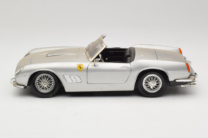 Ferrari California Cabriolet Silber Tonka 1:18 01109-S1 Metall — Bild 4 von 8