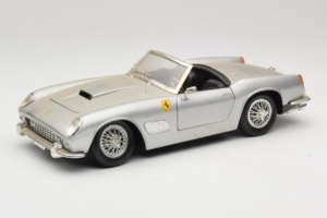 Ferrari California Cabriolet Silber Tonka 1:18 01109-S1 Metall