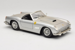 Ferrari California Cabriolet Silber Tonka 1:18 01109-S1 Metall — Bild 6 von 8