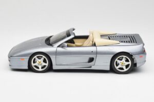 Ferrari F355 Spider Silber Hot Wheels 1:18 23907-M1 Metall — Bild 4 von 8