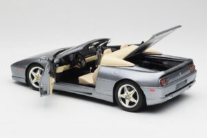 Ferrari F355 Spider Silber Hot Wheels 1:18 23907-M1 Metall — Bild 5 von 8