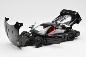 Ferrari F40 Schwarz Kyosho 1:18 08416BK Metall — Bild 2 von 10