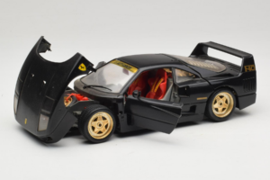 Ferrari F40 Schwarz mit Goldenen Rädern Bburago 1:18 3032-B2 Metall — Bild 2 von 8