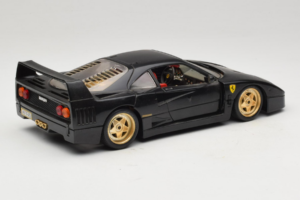 Ferrari F40 Schwarz mit Goldenen Rädern Bburago 1:18 3032-B2 Metall — Bild 3 von 8