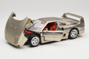 Ferrari F40 Dark Chrome Silver Kroymans Limitierte Auflage Bburago 1:18 3032-C2 Metall — Bild 2 von 8