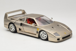 Ferrari F40 Dark Chrome Silver Kroymans Limitierte Auflage Bburago 1:18 3032-C2 Metall — Bild 6 von 8